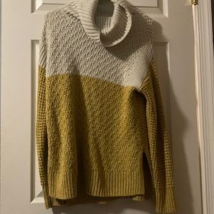 UNIVERSAL THREAD Women M Sweater Turtleneck Cream and Gold Pullover Long Sleeve